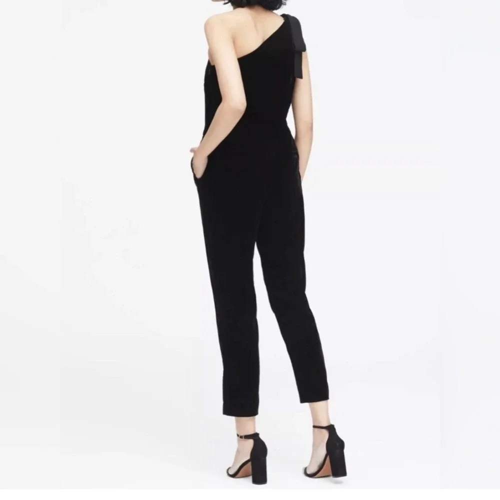 NWT BANANA REPUBLIC W Black Velvet Jumpsuit One Shoulder Bow Detail 2‎ Petite - Picture 2 of 8